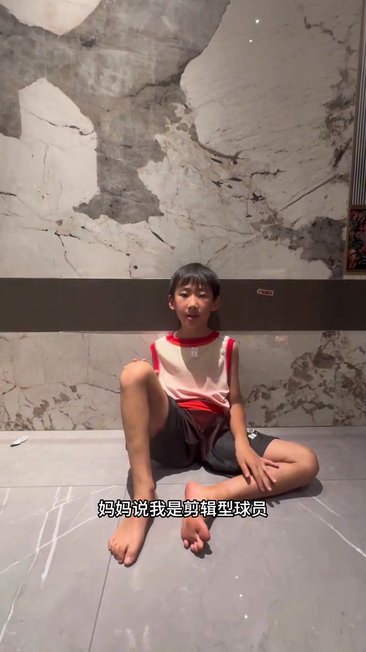 周琦之子糊糊征战U6联赛：刻苦训练提升篮球技艺