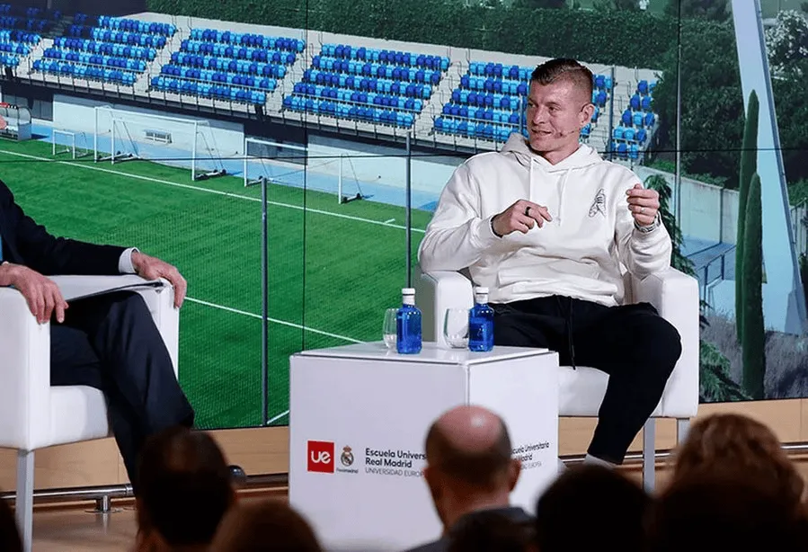 500万网彩票-罗马诺：老佛爷想克罗斯回归任职，视他皇马形象完美代言人